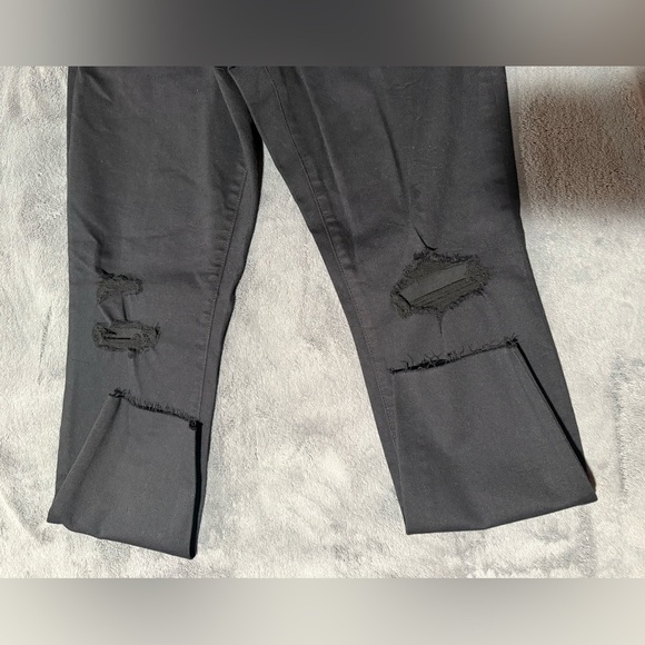 [Express] NWT High Waisted Curvy
Skinny Jeans - Picture 8 of 9